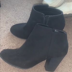 Black Old Navy Booties w/ heel